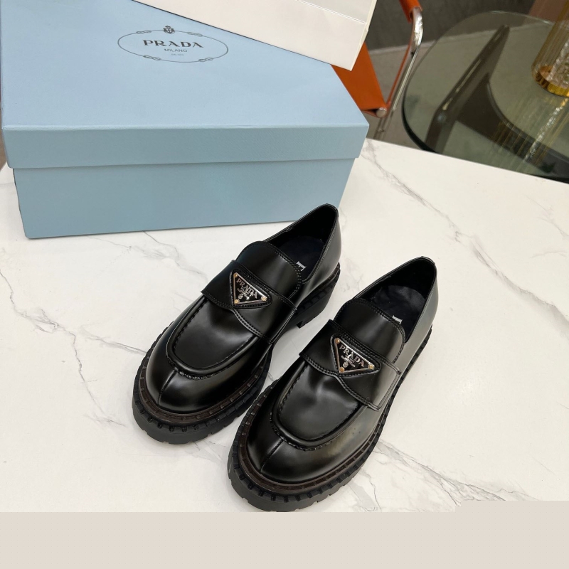 Pra*a leather shoes